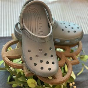 Crocs classic slip on